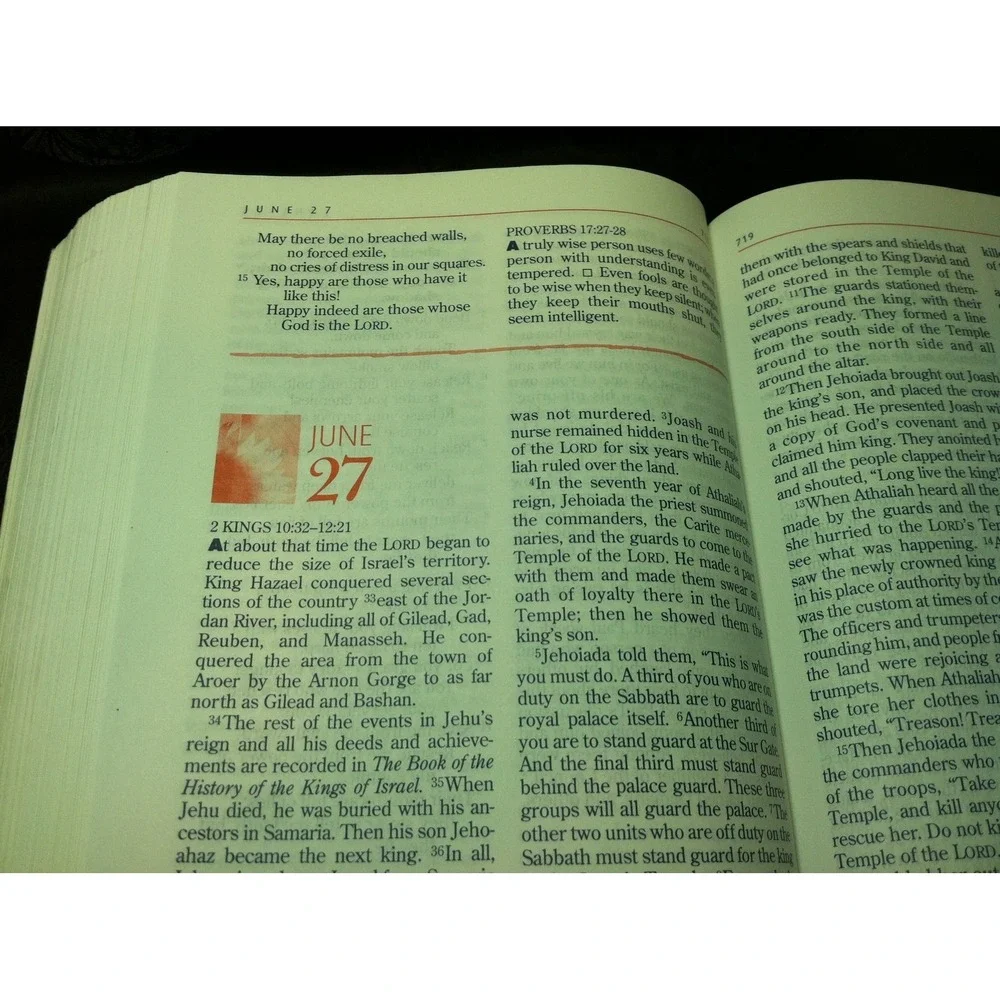 The One Year Bible For Women -‎ The New Living Translation